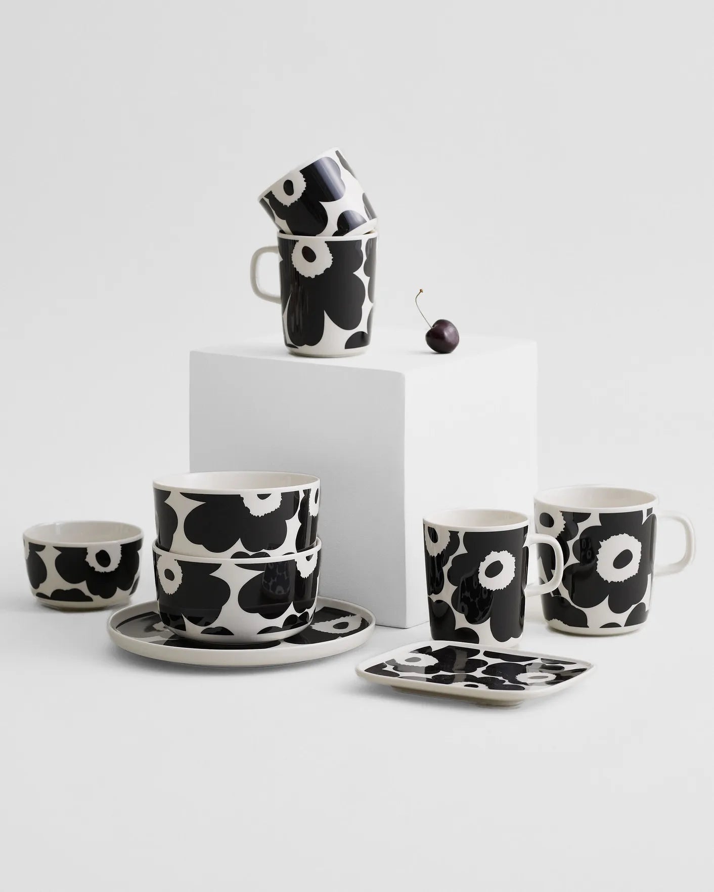 Teller Unikko Schwarz/Weiß 20cm - GUNDT HOME