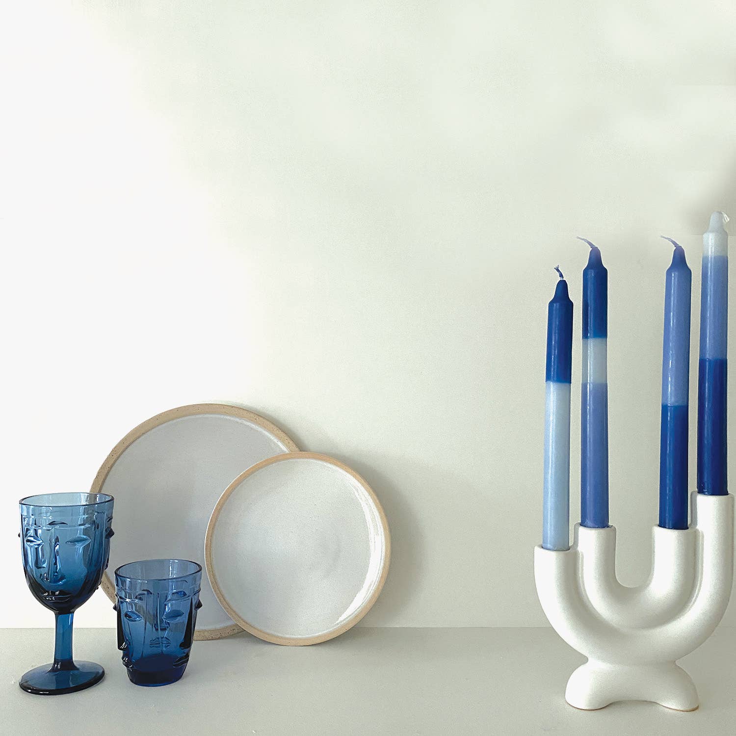 Blaues Trinkglas mit Gesicht D8 H16,5 cm - GUNDT HOME