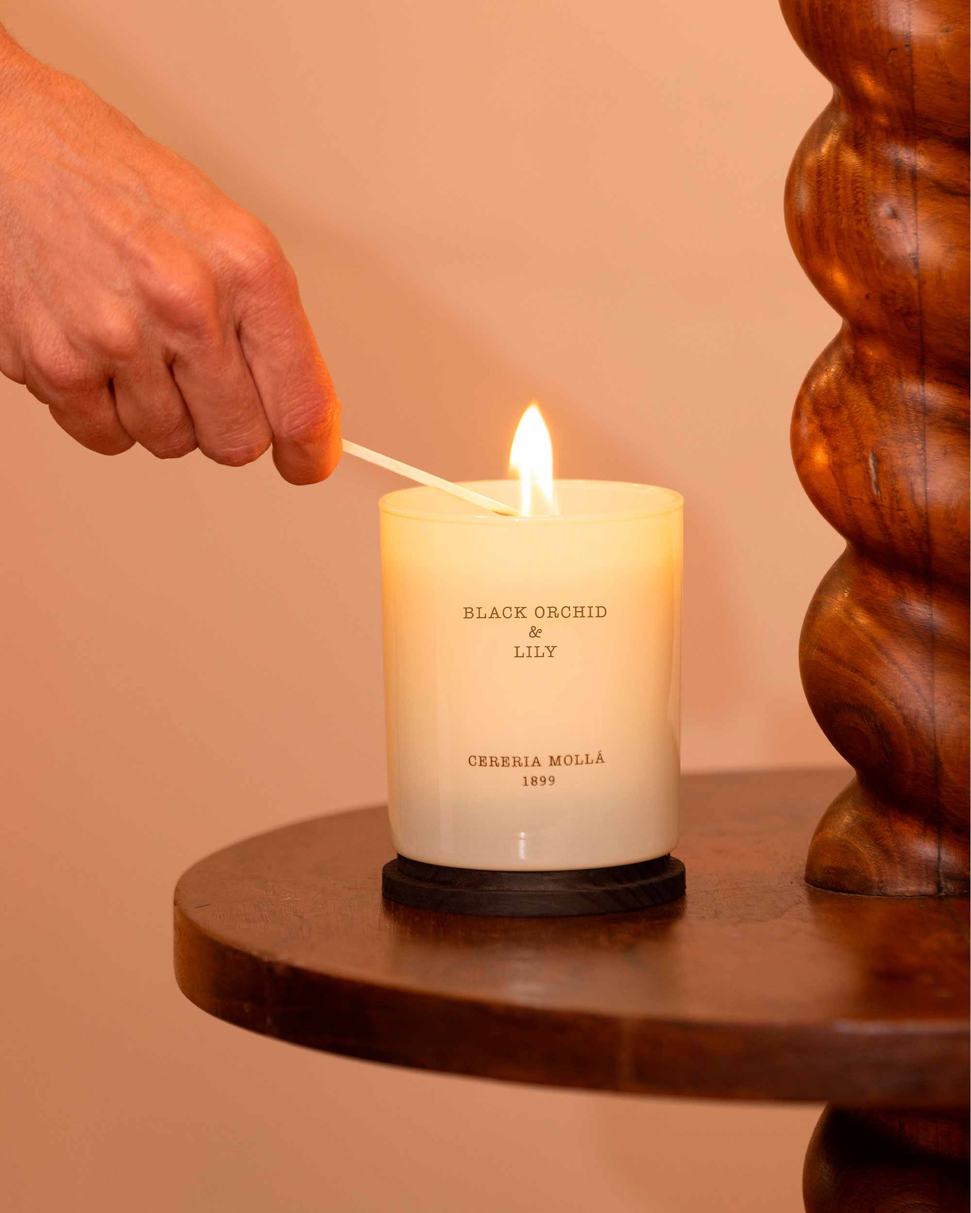 Black Orchid & Lily Duftkerze - GUNDT HOME