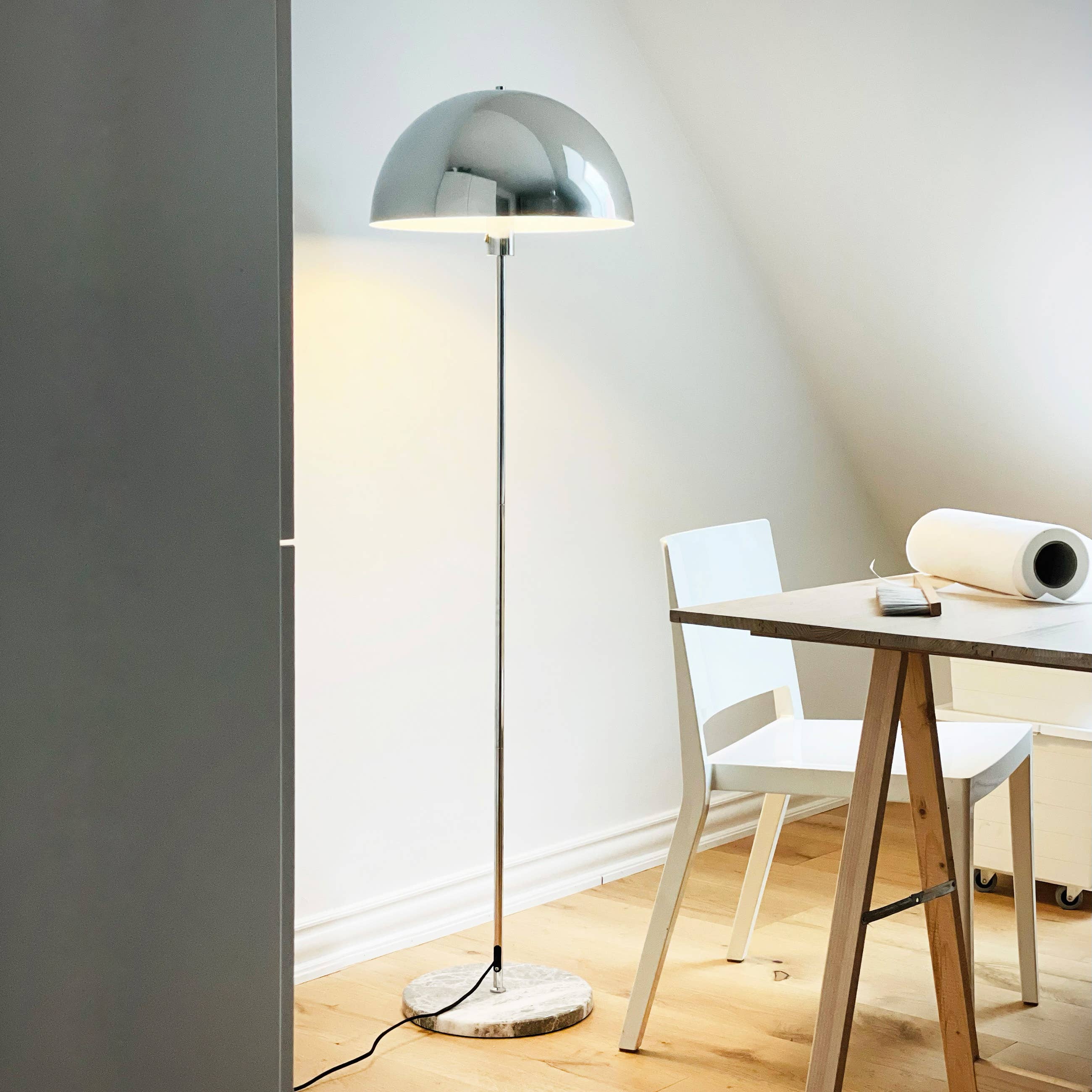 Stockholm Chrom-/Marmor-Stehlampe