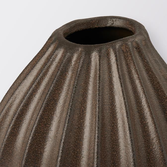 BROSTE COPENHAGEN Vase Wide M Ceramic Antique Braun - GUNDT HOME