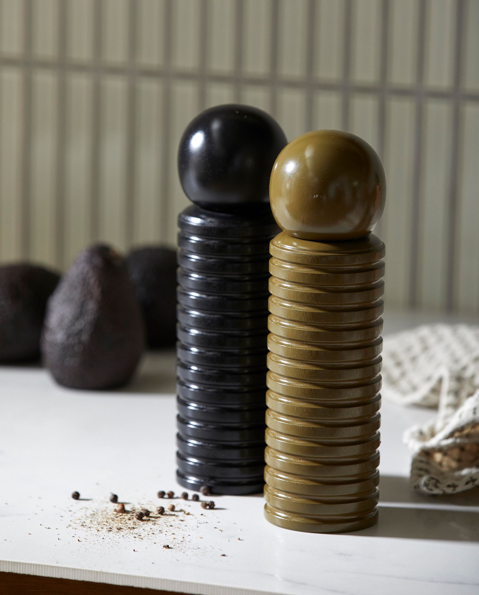 RAS grinder, acacia wood - black - GUNDT HOME